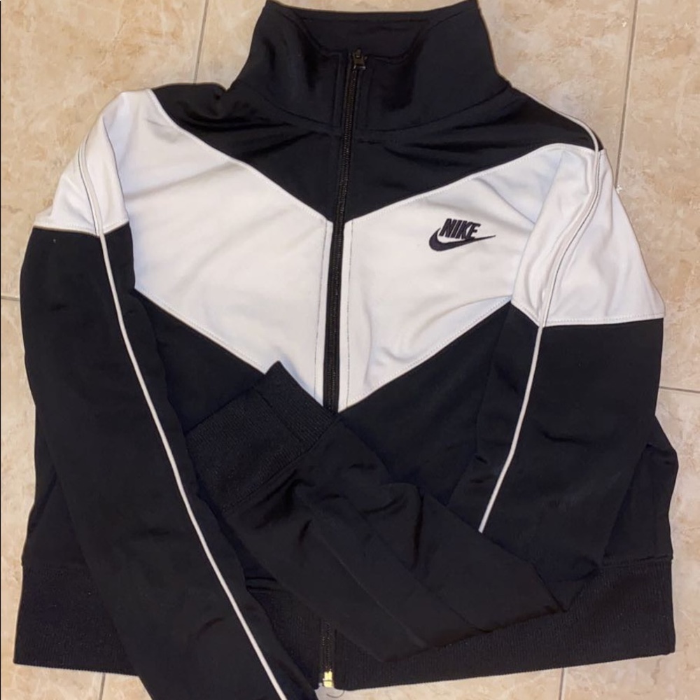 Nike cropped windbreaker